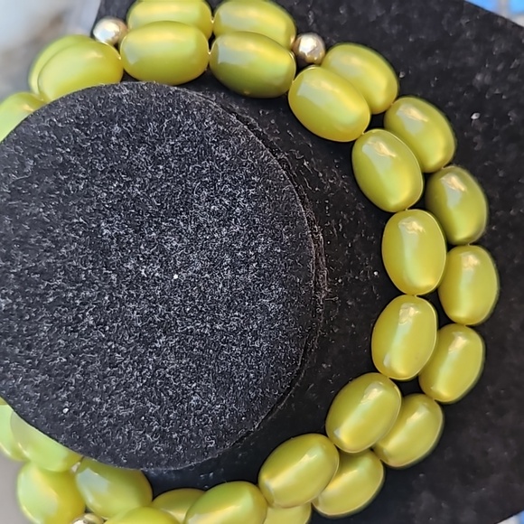 Vintage Retro Inspired Moonglow Beaded Necklace Silver Tone Accents Green W OS - Picture 3 of 4